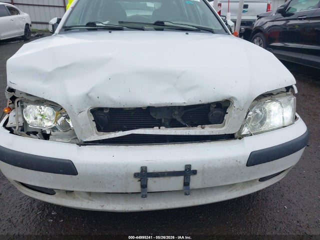 2002 Volvo V40 A მანქანა იყიდება აუქციონზე, vin: YV1VW29552F868732, აუქციონის ნომერი: 44995241