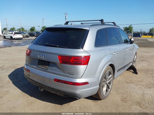 Audi Q7 3.0t Premium 2018 WA1VABF73JD010304 Image 4
