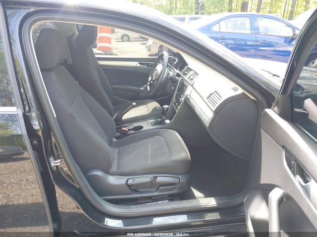 Продаж на аукціоні авто 2016 Volkswagen Passat 1.8t S, vin: 1VWAT7A39GC002946, номер лоту: 44995488