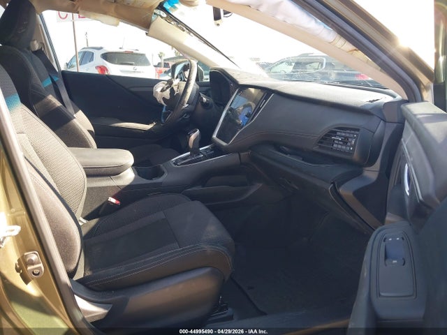44995490 :رقم المزاد ، 4S4BTAFC7M3204835 vin ، 2021 Subaru Outback Premium مزاد بيع