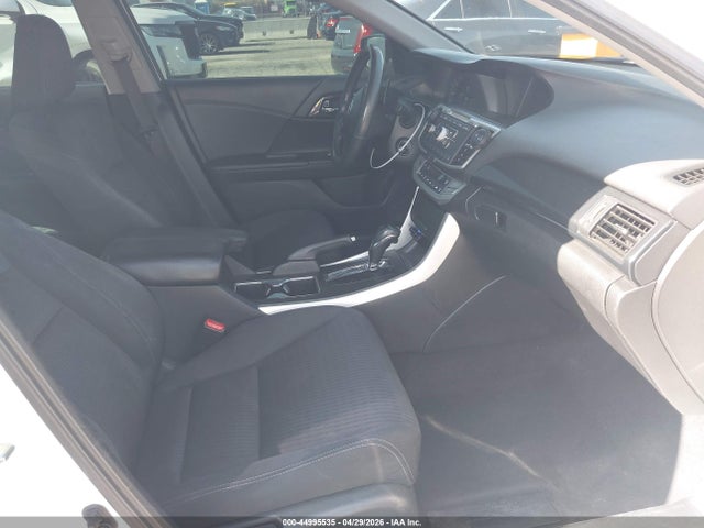 44995535 :رقم المزاد ، 1HGCR2F54FA155401 vin ، 2015 Honda Accord Sport مزاد بيع