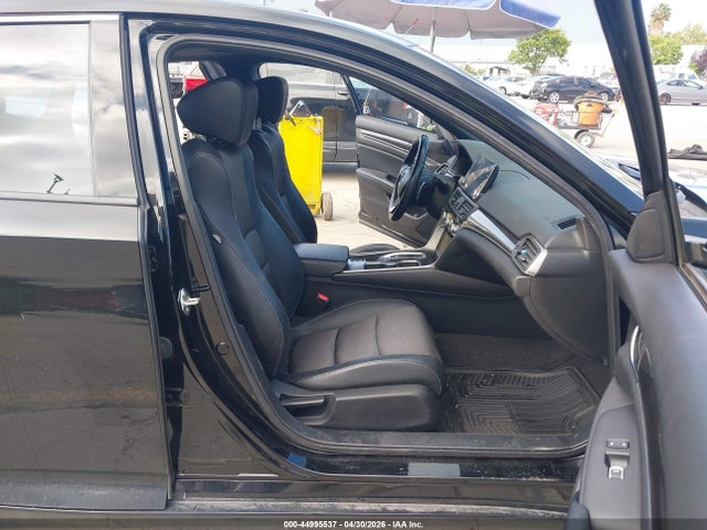 2018 Honda Accord Sport 2.0t მანქანა იყიდება აუქციონზე, vin: 1HGCV2F33JA019974, აუქციონის ნომერი: 44995537