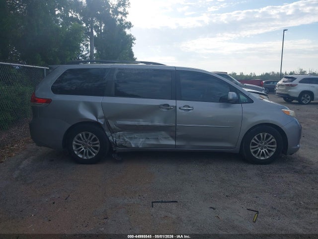 2013 Toyota Sienna Xle V6 8 Passenger მანქანა იყიდება აუქციონზე, vin: 5TDYK3DC8DS343516, აუქციონის ნომერი: 44995545