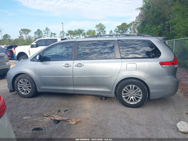2013 Toyota Sienna Xle V6 8 Passenger მანქანა იყიდება აუქციონზე, vin: 5TDYK3DC8DS343516, აუქციონის ნომერი: 44995545