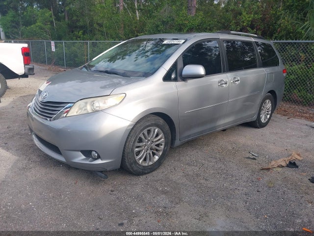 2013 Toyota Sienna Xle V6 8 Passenger მანქანა იყიდება აუქციონზე, vin: 5TDYK3DC8DS343516, აუქციონის ნომერი: 44995545