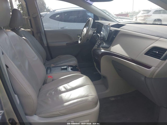 2013 Toyota Sienna Xle V6 8 Passenger მანქანა იყიდება აუქციონზე, vin: 5TDYK3DC8DS343516, აუქციონის ნომერი: 44995545