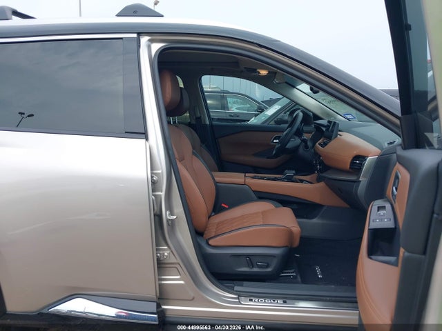 JN8BT3DD7SW305742 Nissan Rogue Platinum Intelligent Awd