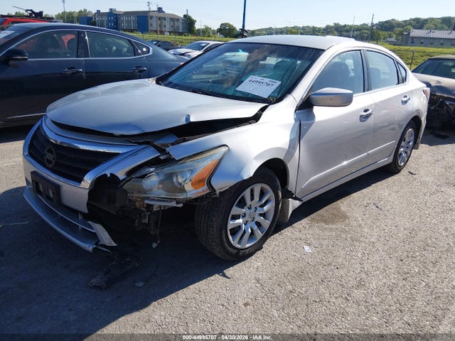 2015 Nissan Altima 2.5 S მანქანა იყიდება აუქციონზე, vin: 1N4AL3AP8FN363575, აუქციონის ნომერი: 44995707