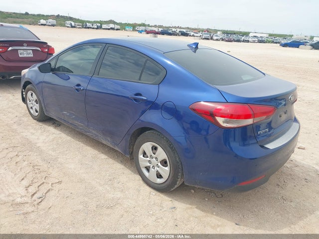 KIA FORTE LX 2017 3KPFK4A79HE088072 Image 3