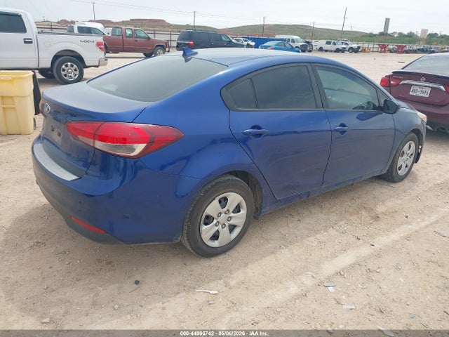 KIA FORTE LX 2017 3KPFK4A79HE088072 Image 4
