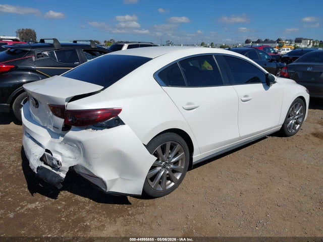 Mazda Mazda3 Select Package 2019 JM1BPACL2K1111145 Image 4