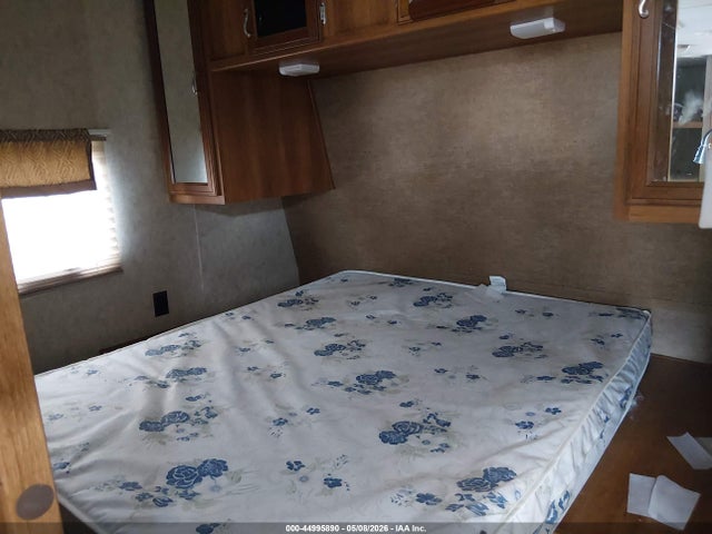 Продаж на аукціоні авто 2016 Forest River Avenger, vin: 5ZT2AVTB7GB911634, номер лоту: 44995890