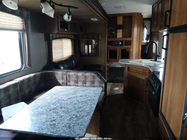 Продаж на аукціоні авто 2016 Forest River Avenger, vin: 5ZT2AVTB7GB911634, номер лоту: 44995890