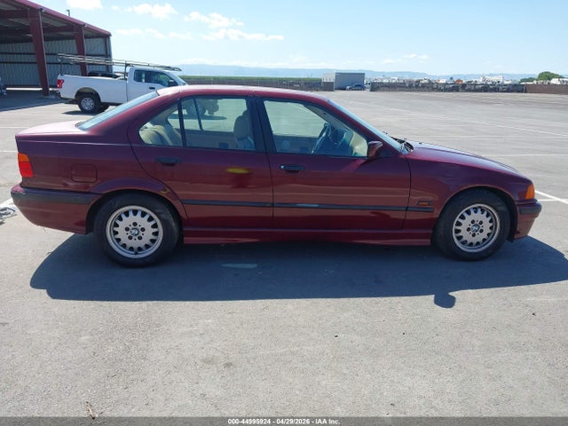 44995924 :رقم المزاد ، WBACD4322TAV36045 vin ، 1996 Bmw 328 I Automatic مزاد بيع