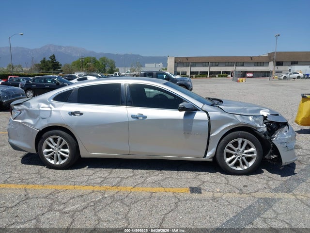 1G1ZE5STXHF122525 Chevrolet MALIBU 1LT