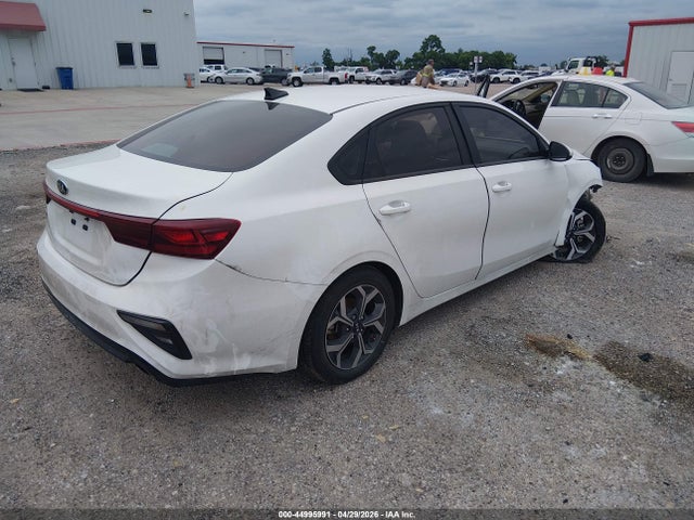 Продажа на аукционе авто 2021 Kia Forte Lxs, vin: 3KPF24AD7ME343656, номер лота: 44995991