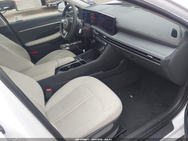 2024 Hyundai Sonata Sel მანქანა იყიდება აუქციონზე, vin: KMHL64JA7RA400411, აუქციონის ნომერი: 44996017