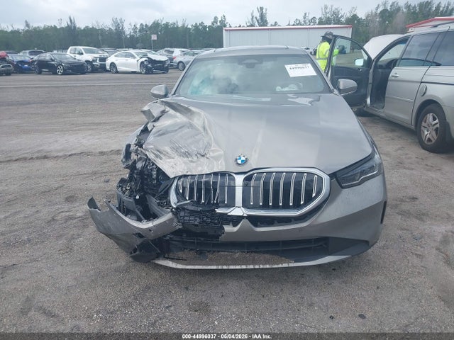 2024 Bmw 530i მანქანა იყიდება აუქციონზე, vin: WBA43FJ08RCP81174, აუქციონის ნომერი: 44996037