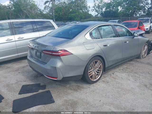 2024 Bmw 530i მანქანა იყიდება აუქციონზე, vin: WBA43FJ08RCP81174, აუქციონის ნომერი: 44996037