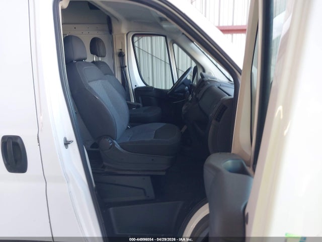 44996054 :رقم المزاد ، 3C6TRVCG5FE518928 vin ، 2015 Ram Promaster 2500 High Roof مزاد بيع