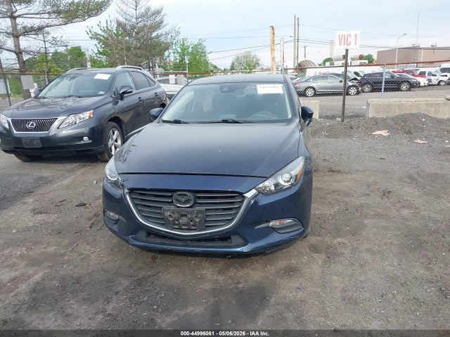 Продаж на аукціоні авто 2018 Mazda Mazda3 Sport, vin: 3MZBN1U75JM223606, номер лоту: 44996061