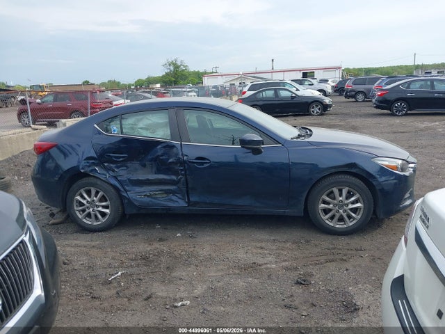 Продаж на аукціоні авто 2018 Mazda Mazda3 Sport, vin: 3MZBN1U75JM223606, номер лоту: 44996061