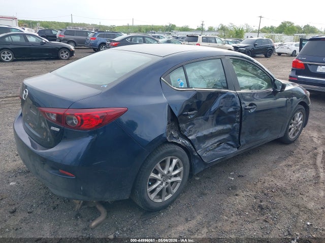 Продаж на аукціоні авто 2018 Mazda Mazda3 Sport, vin: 3MZBN1U75JM223606, номер лоту: 44996061