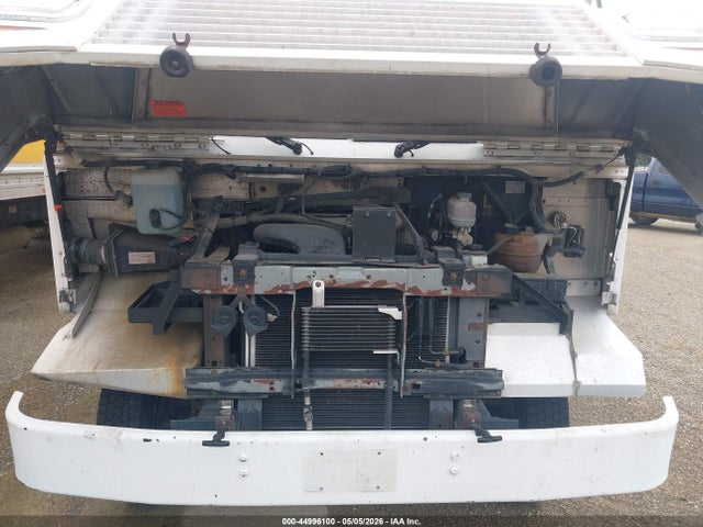 Ford E-450 Stripped 2014 1FC3E4KL3EDA88152 Image 9