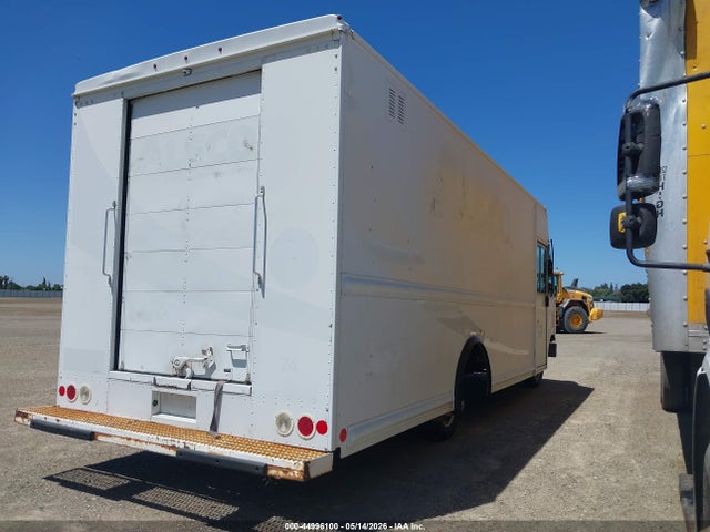 Ford E-450 Stripped 2014 1FC3E4KL3EDA88152 Image 13