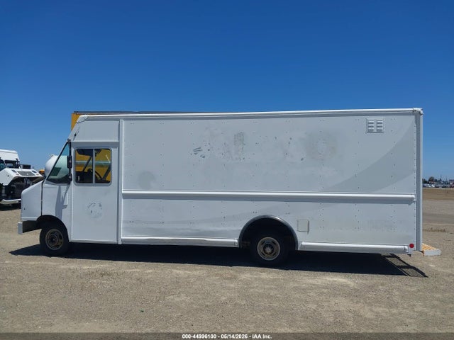Ford E-450 Stripped 2014 1FC3E4KL3EDA88152 Image 14