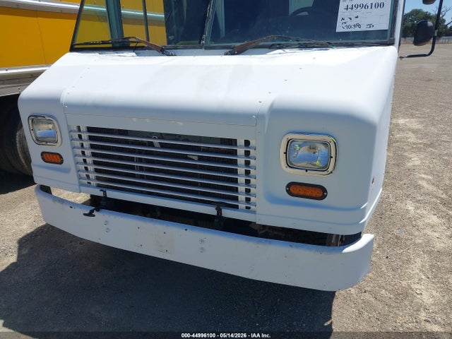 Ford E-450 Stripped 2014 1FC3E4KL3EDA88152 Image 11