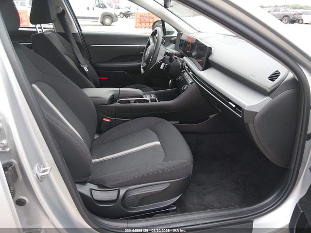 2025 Hyundai Sonata Sel მანქანა იყიდება აუქციონზე, vin: KMHL64JA0SA435717, აუქციონის ნომერი: 44996125