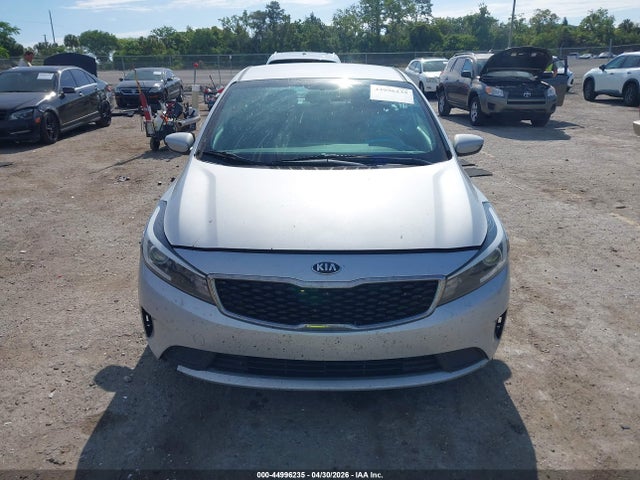 2017 Kia Forte Lx მანქანა იყიდება აუქციონზე, vin: 3KPFK4A70HE018170, აუქციონის ნომერი: 44996235