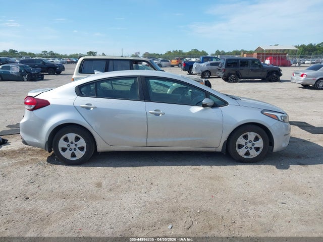 2017 Kia Forte Lx მანქანა იყიდება აუქციონზე, vin: 3KPFK4A70HE018170, აუქციონის ნომერი: 44996235
