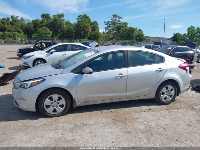 2017 Kia Forte Lx მანქანა იყიდება აუქციონზე, vin: 3KPFK4A70HE018170, აუქციონის ნომერი: 44996235