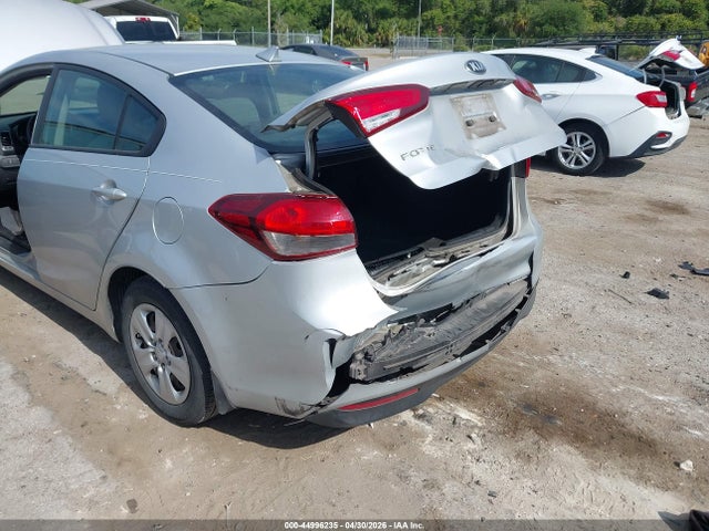 2017 Kia Forte Lx მანქანა იყიდება აუქციონზე, vin: 3KPFK4A70HE018170, აუქციონის ნომერი: 44996235