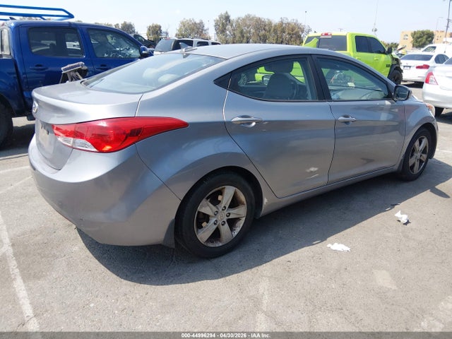 Продажа на аукционе авто 2013 Hyundai Elantra Gls, vin: KMHDH4AEXDU928565, номер лота: 44996294