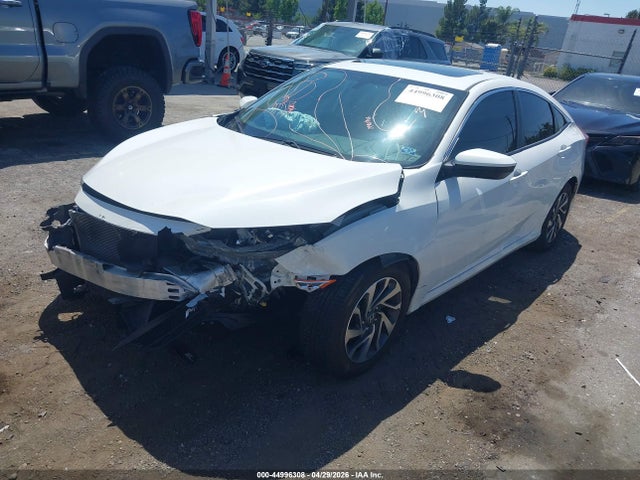 Honda CIVIC EX 2018 2HGFC2F74JH556618 Image 2