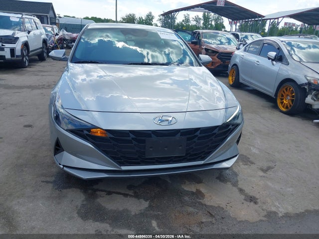 44996335 :رقم المزاد ، 5NPLM4AGXNH077103 vin ، 2022 Hyundai Elantra Sel مزاد بيع
