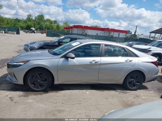 44996335 :رقم المزاد ، 5NPLM4AGXNH077103 vin ، 2022 Hyundai Elantra Sel مزاد بيع