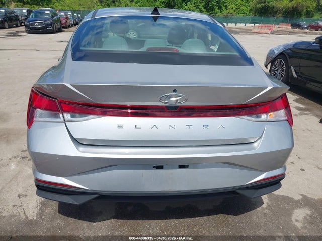 44996335 :رقم المزاد ، 5NPLM4AGXNH077103 vin ، 2022 Hyundai Elantra Sel مزاد بيع