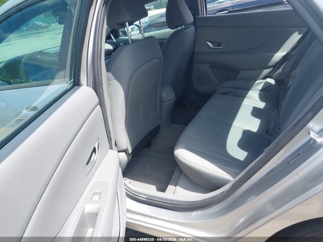 44996335 :رقم المزاد ، 5NPLM4AGXNH077103 vin ، 2022 Hyundai Elantra Sel مزاد بيع