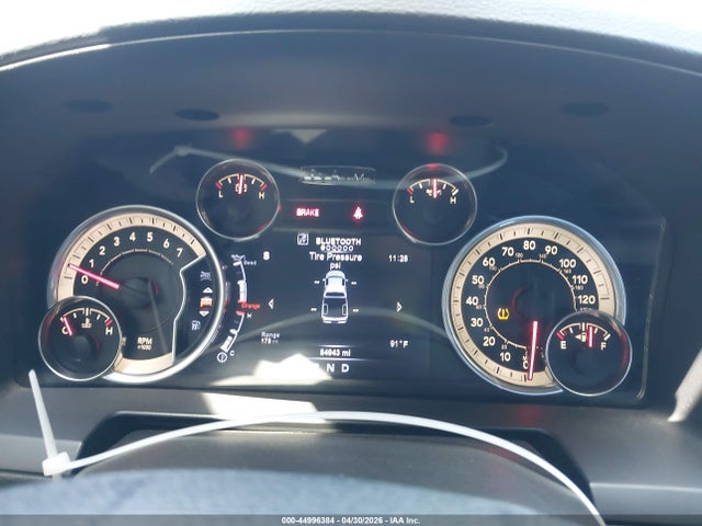 44996384 :رقم المزاد ، 1C6RR6MT6HS752572 vin ، 2017 Ram 1500 Sport  4x2 5'7 Box مزاد بيع