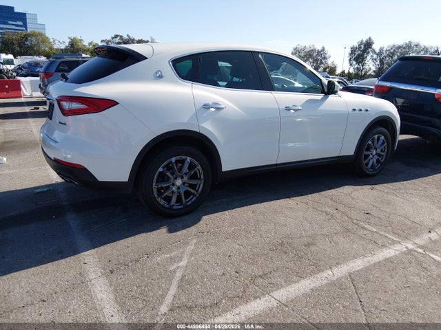 Продаж на аукціоні авто 2018 Maserati Levante, vin: ZN661XUA8JX297271, номер лоту: 44996484