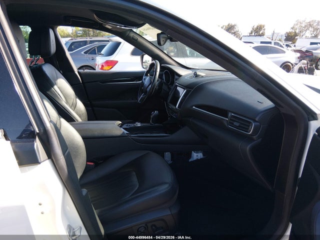 Продаж на аукціоні авто 2018 Maserati Levante, vin: ZN661XUA8JX297271, номер лоту: 44996484