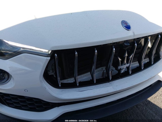 Продаж на аукціоні авто 2018 Maserati Levante, vin: ZN661XUA8JX297271, номер лоту: 44996484