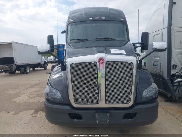 44996496 :رقم المزاد ، 1XKYDP9X3KJ180026 vin ، 2019 Kenworth T680 مزاد بيع
