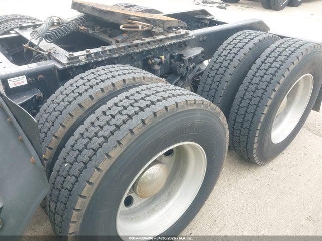 44996496 :رقم المزاد ، 1XKYDP9X3KJ180026 vin ، 2019 Kenworth T680 مزاد بيع