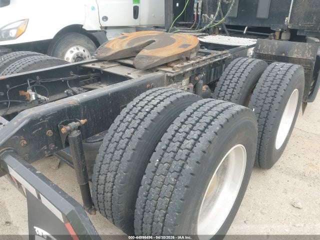 44996496 :رقم المزاد ، 1XKYDP9X3KJ180026 vin ، 2019 Kenworth T680 مزاد بيع