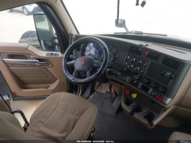 44996496 :رقم المزاد ، 1XKYDP9X3KJ180026 vin ، 2019 Kenworth T680 مزاد بيع